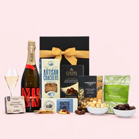 Mumm Sparkling & Gourmet Finest Hamper